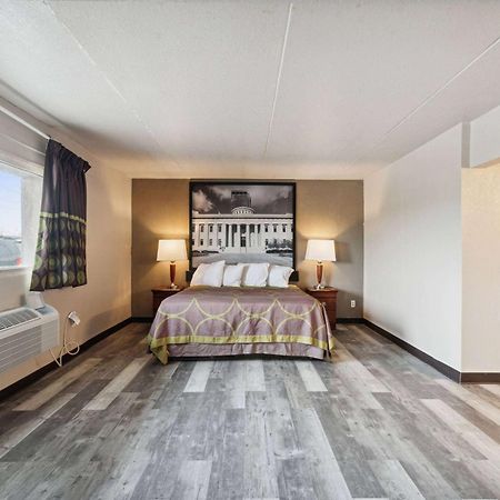 Super 8 By Wyndham Millbury/Toledo Hotel Екстериор снимка