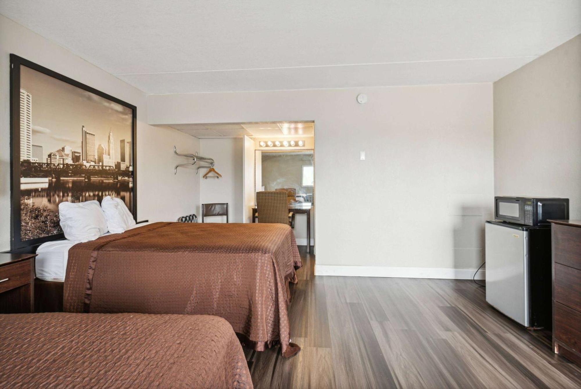 Super 8 By Wyndham Millbury/Toledo Hotel Екстериор снимка