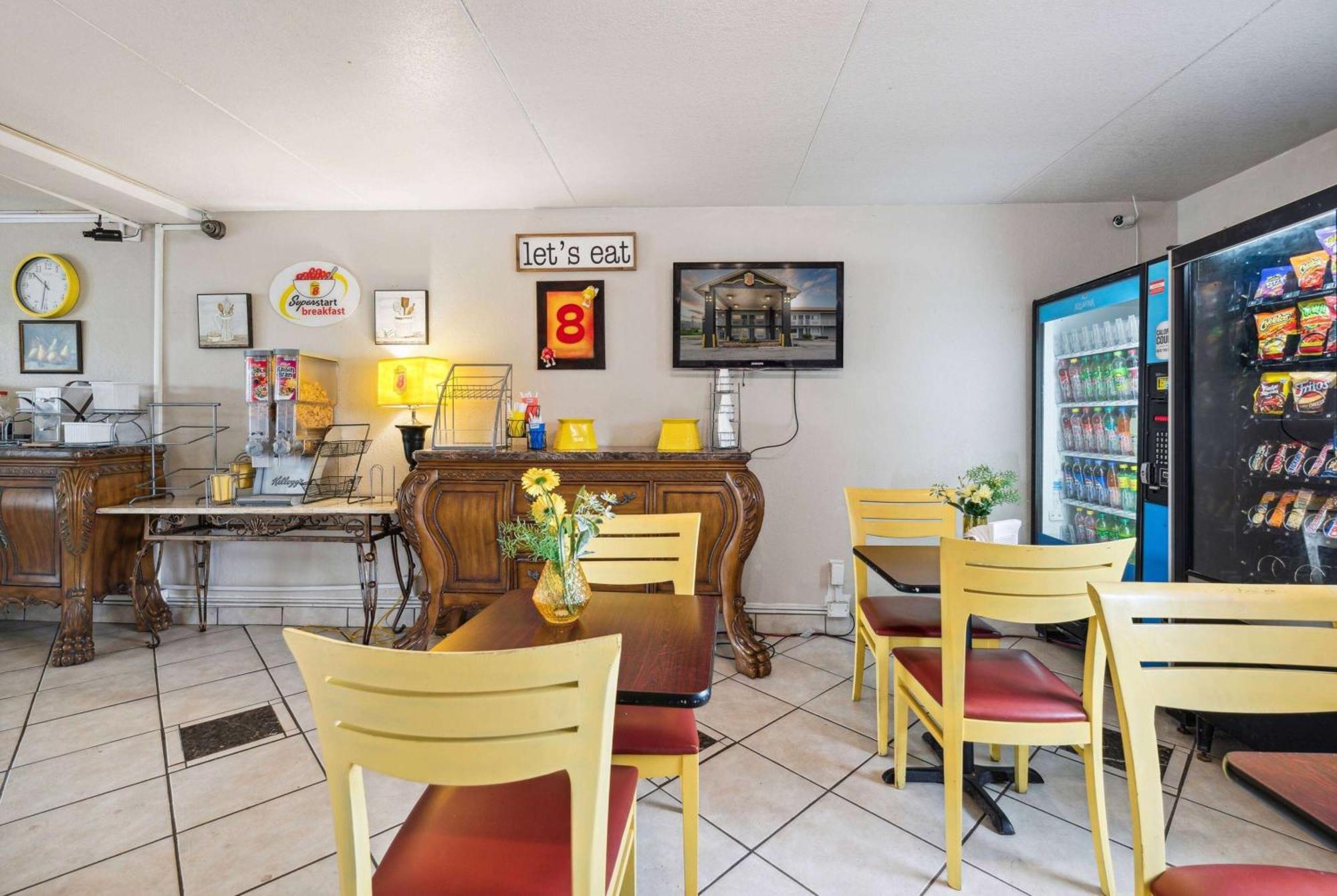 Super 8 By Wyndham Millbury/Toledo Hotel Екстериор снимка