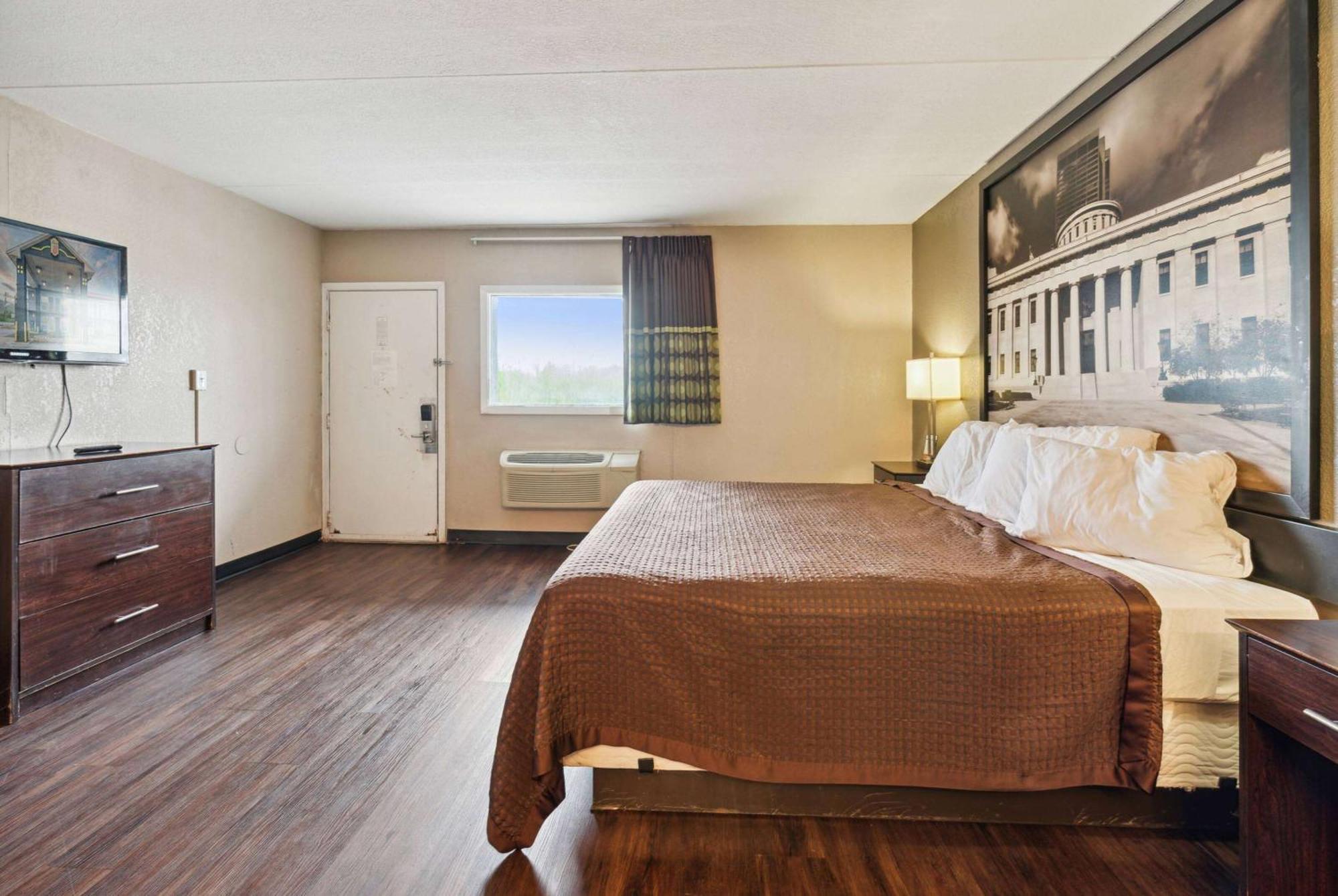 Super 8 By Wyndham Millbury/Toledo Hotel Екстериор снимка