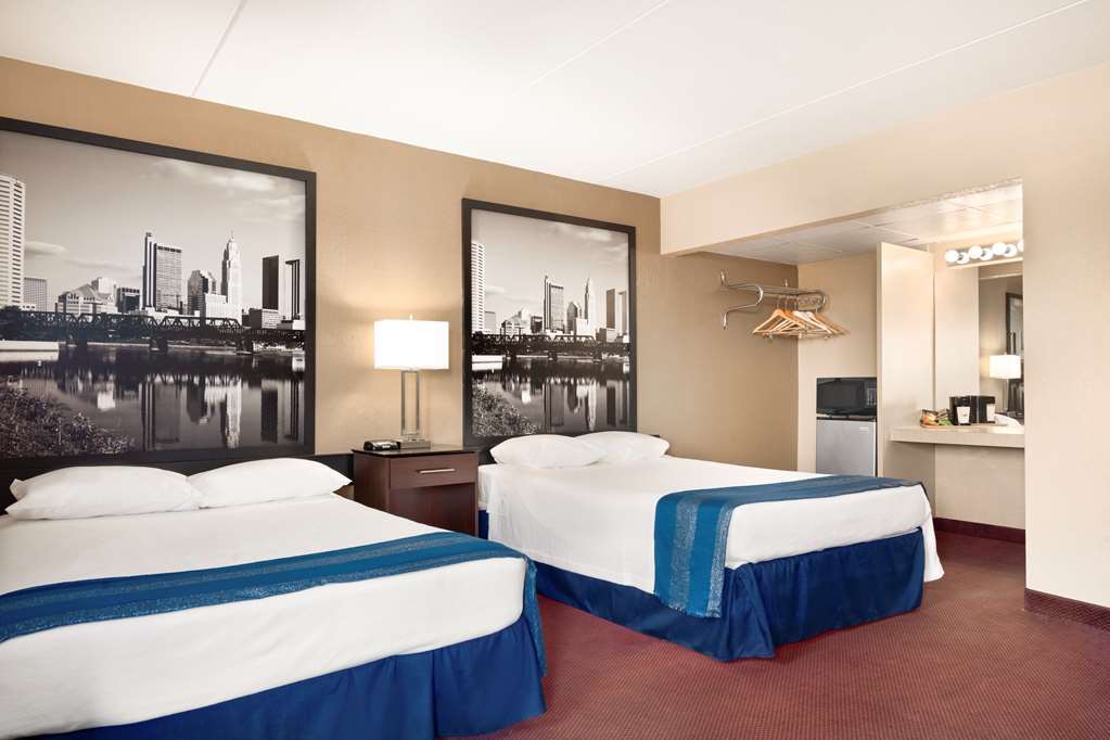 Super 8 By Wyndham Millbury/Toledo Hotel Стая снимка