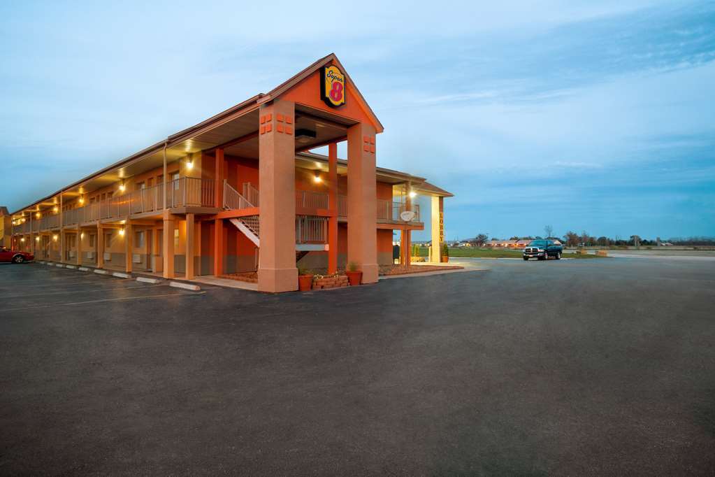 Super 8 By Wyndham Millbury/Toledo Hotel Екстериор снимка